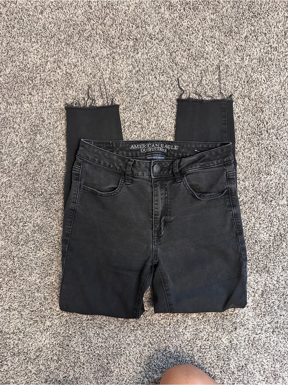 American Eagle Outfitters Black Cropped Raw-Hem Skinny Jeans